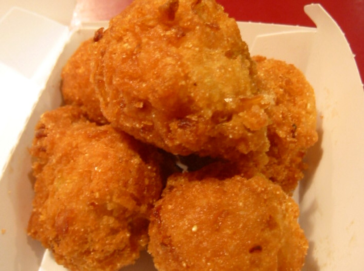 Golden fried southern hush puppies